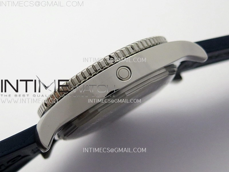 SuperOcean Automatic 46mm TF 1:1 Best Edition White Dial on Blue Rubber Strap A2824