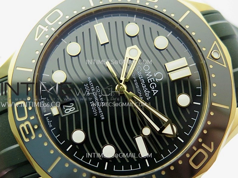 2018 Seamaster Diver 300M Green Ceramic Bezel YG VSF 1:1 Best Edition Green Dial On Green Rubber Strap A8801