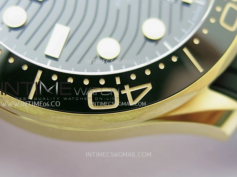 2018 Seamaster Diver 300M Green Ceramic Bezel YG VSF 1:1 Best Edition Green Dial On Green Rubber Strap A8801
