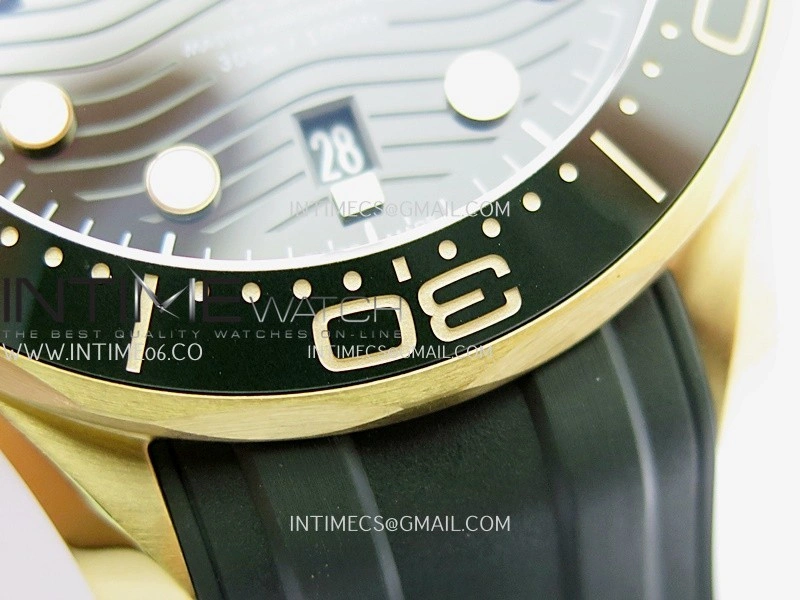 2018 Seamaster Diver 300M Green Ceramic Bezel YG VSF 1:1 Best Edition Green Dial On Green Rubber Strap A8801