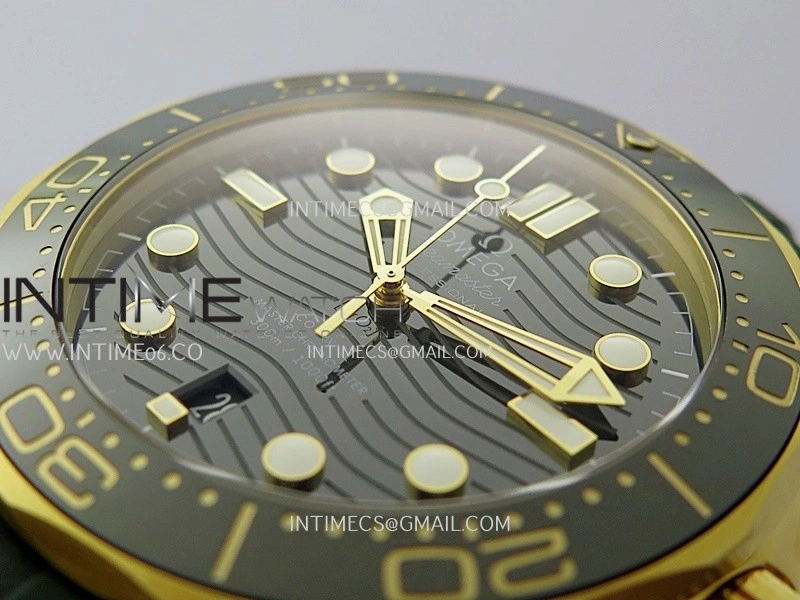 2018 Seamaster Diver 300M Green Ceramic Bezel YG VSF 1:1 Best Edition Green Dial On Green Rubber Strap A8801