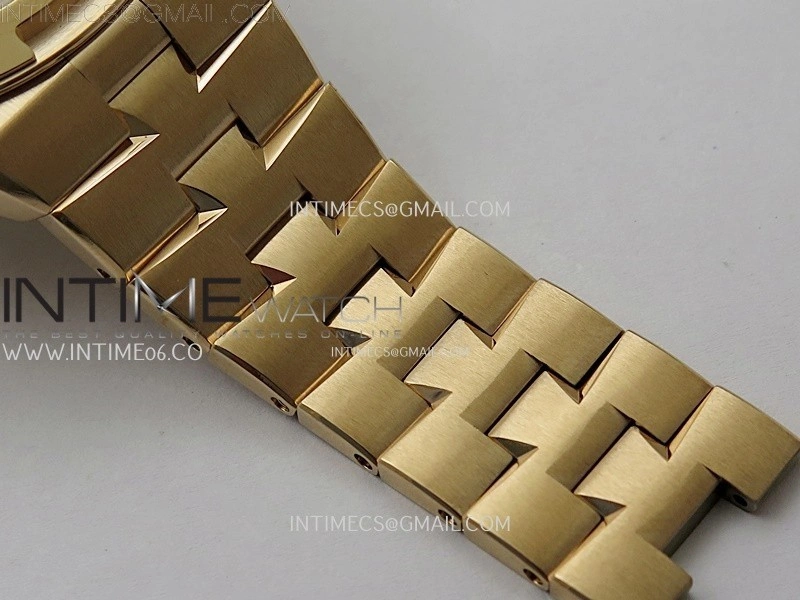 Overseas 4520V RG 8F Best Edition Green Dial On RG Bracelet A7750 Modified to A5200