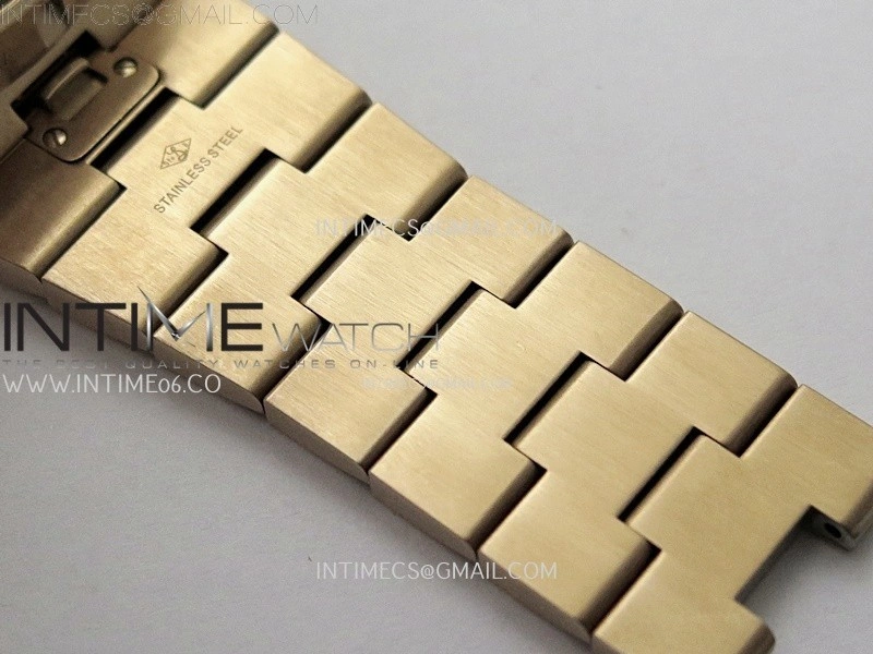 Overseas 4520V RG 8F Best Edition Green Dial On RG Bracelet A7750 Modified to A5200