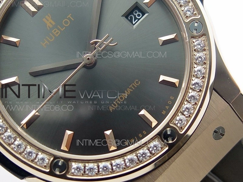 Classic Fusion 42mm RG Paved Diamonds Bezel B50F Gray Dial On Gray Gummy Strap A2892