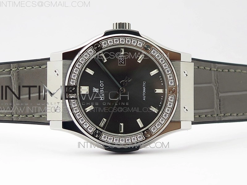 Classic Fusion 42mm SS Paved Diamonds Bezel B50F Gray Dial On Gray Gummy Strap A2892