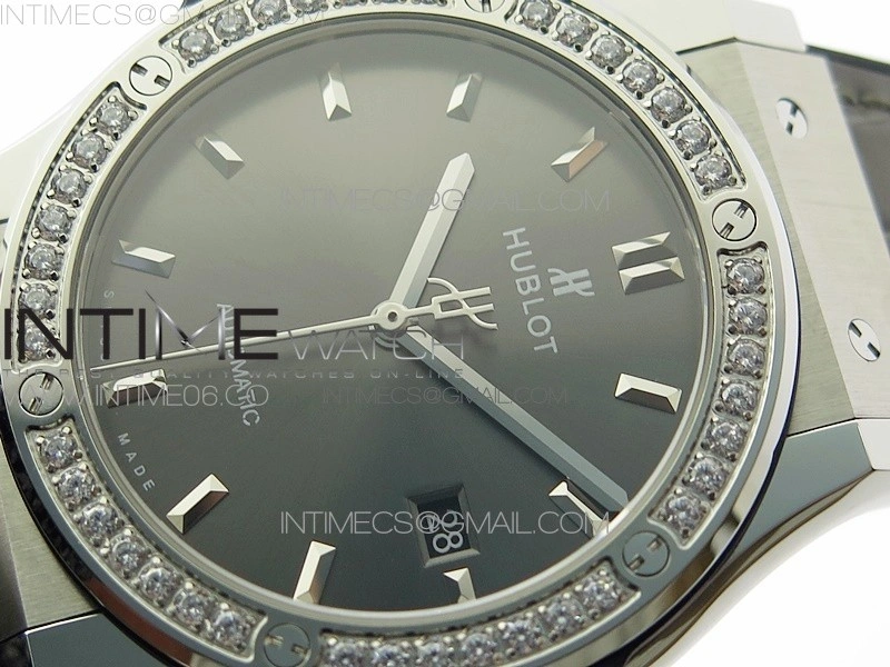 Classic Fusion 42mm SS Paved Diamonds Bezel B50F Gray Dial On Gray Gummy Strap A2892