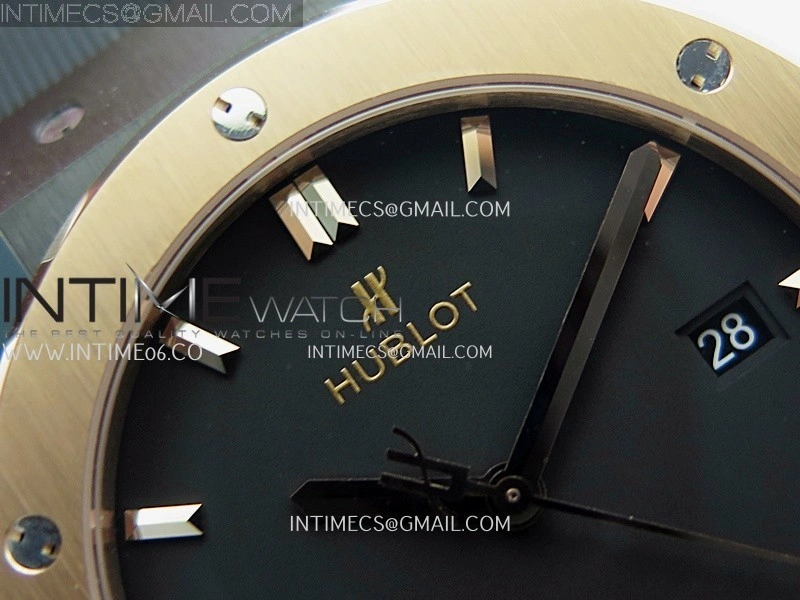 Classic Fusion 42mm Ceramic RG JJZF 1:1 Best Edition Black Dial On Black Rubber Strap