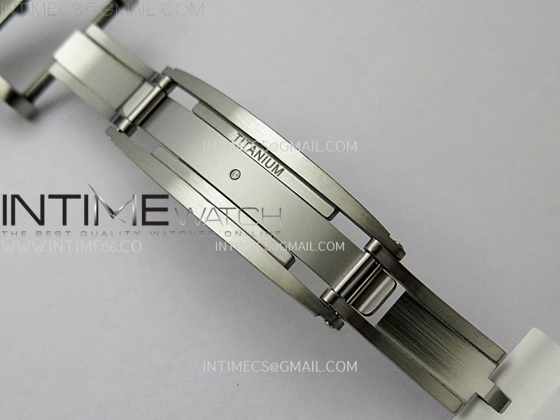RM055 NTPT APSF 1:1 Best Edition White Inner Bezel Black Crown On White Rubber Strap RMUL2 Super Clone