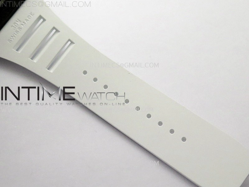 RM055 NTPT APSF 1:1 Best Edition White Inner Bezel Black Crown On White Rubber Strap RMUL2 Super Clone