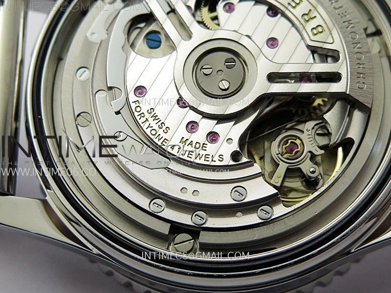 Navitimer B01 43mm SS B50 Best Edition White Dial Black Subdial On SS Bracelet A7750