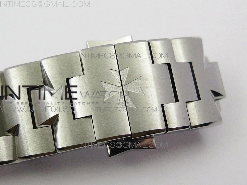 Overseas Dual Time Power Reserve TWA Best Edition White Dial on SS Bracelet A1222
