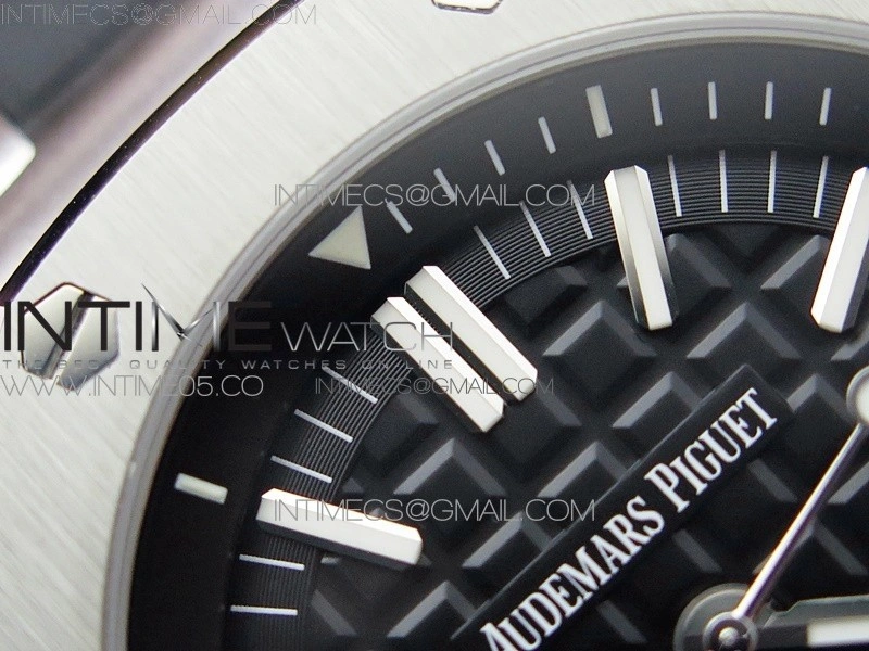 Royal Oak Offshore Diver 15710 ZF 1:1 Best Edition Black Dial on Black Rubber Strap