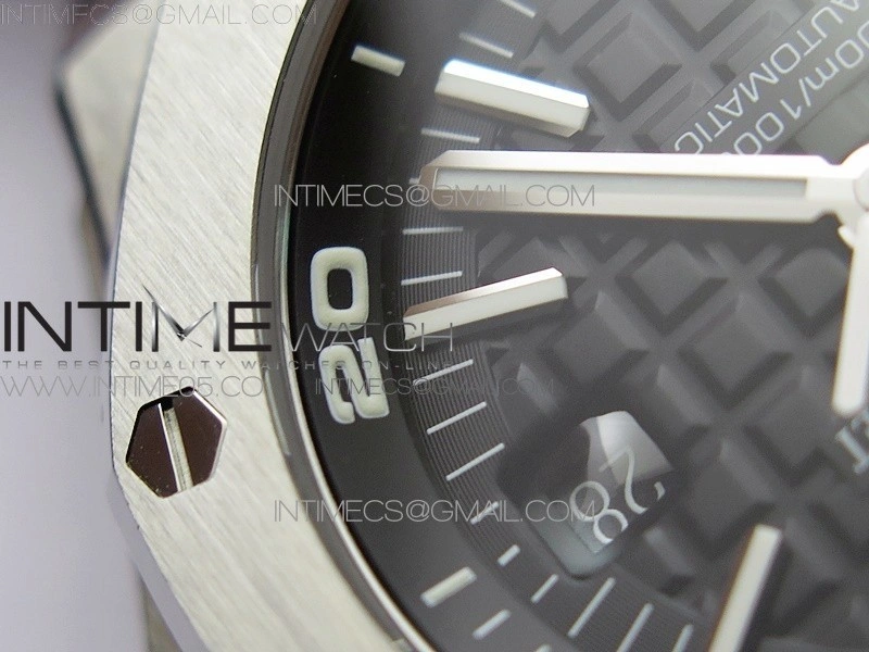 Royal Oak Offshore Diver 15710 ZF 1:1 Best Edition Black Dial on Black Rubber Strap