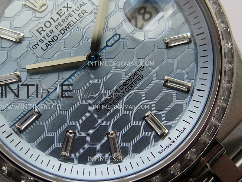 Land Dweller 127386 Diamond Bezel Gain Weight SS B Factory Ice Blue Dial T Diamond Marker On SS Bracelet A7135