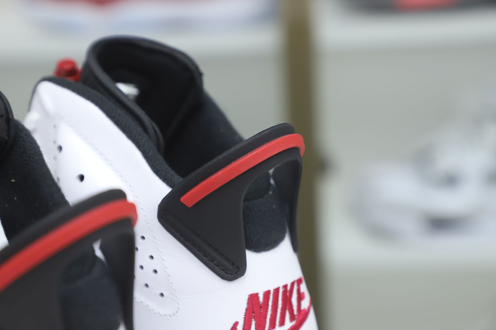 Kimi kick AIR JORDAN 6 RETRO OG 'CARMINE' 2021