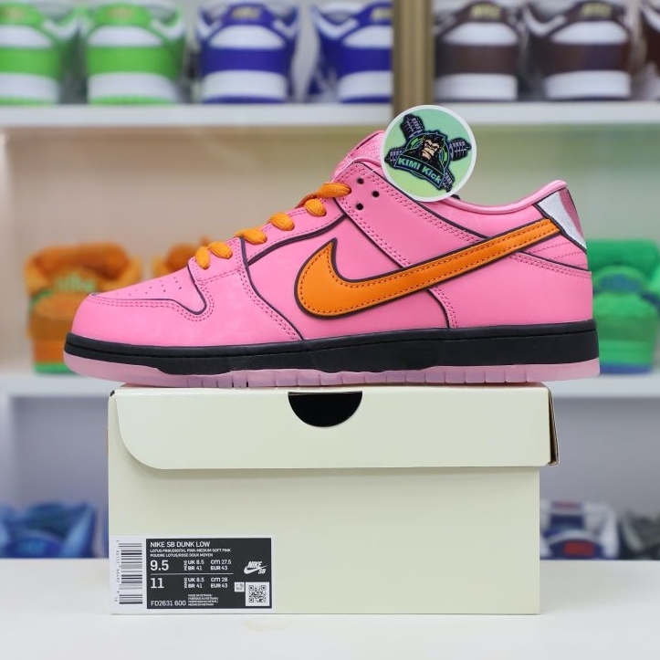 Kimi kick The Powerpuff Girls x Nike Dunk SB Low