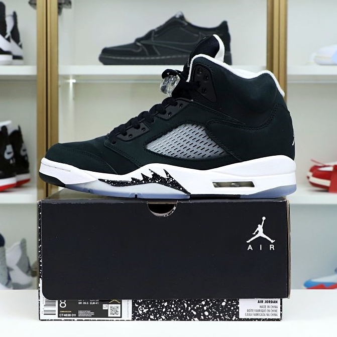 Kimi kick AIR JORDAN 5 RETRO 'OREO' 2021