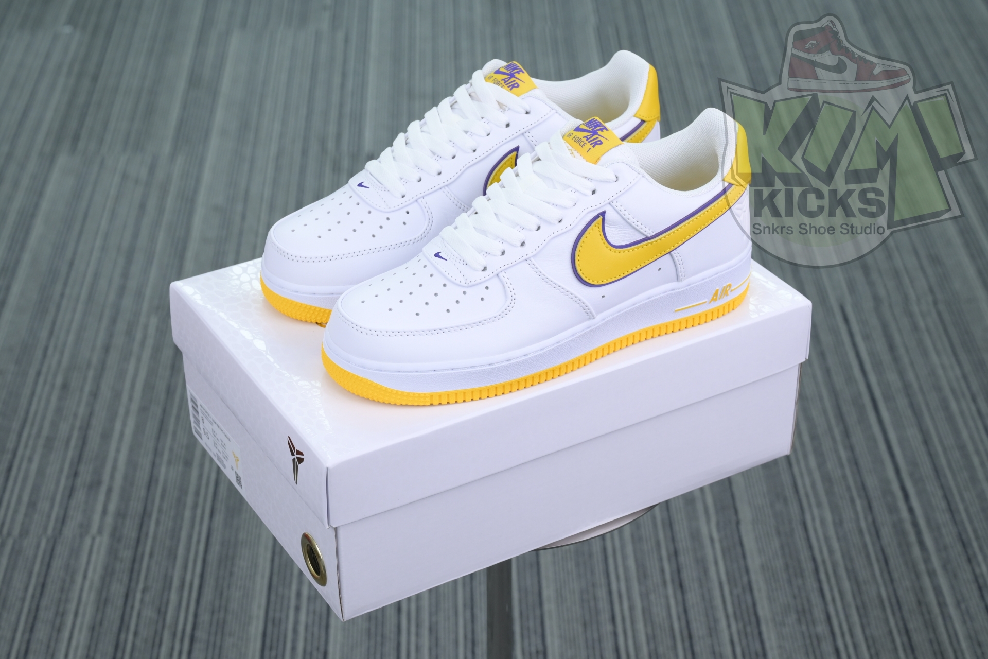 Kimi kick Kobe Bryant x Nike Air Force 1