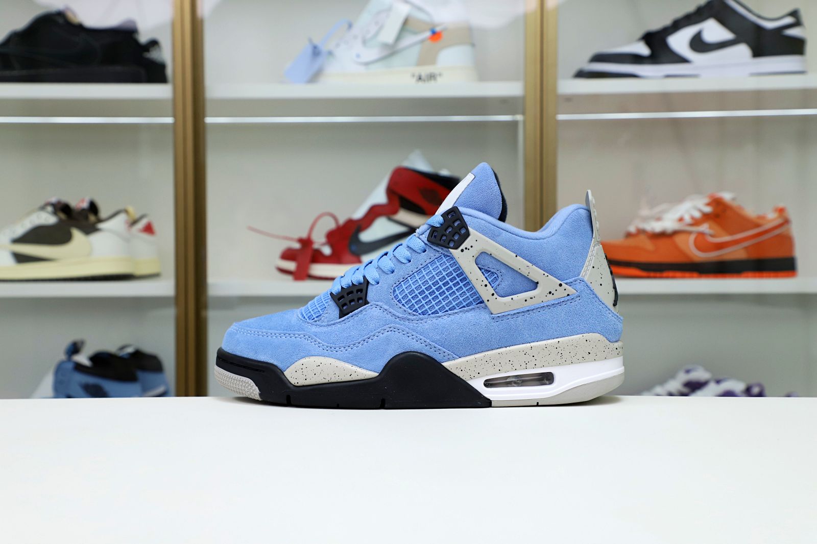 Kimi kick AIR JORDAN 4 UNIVERSITY BLUE