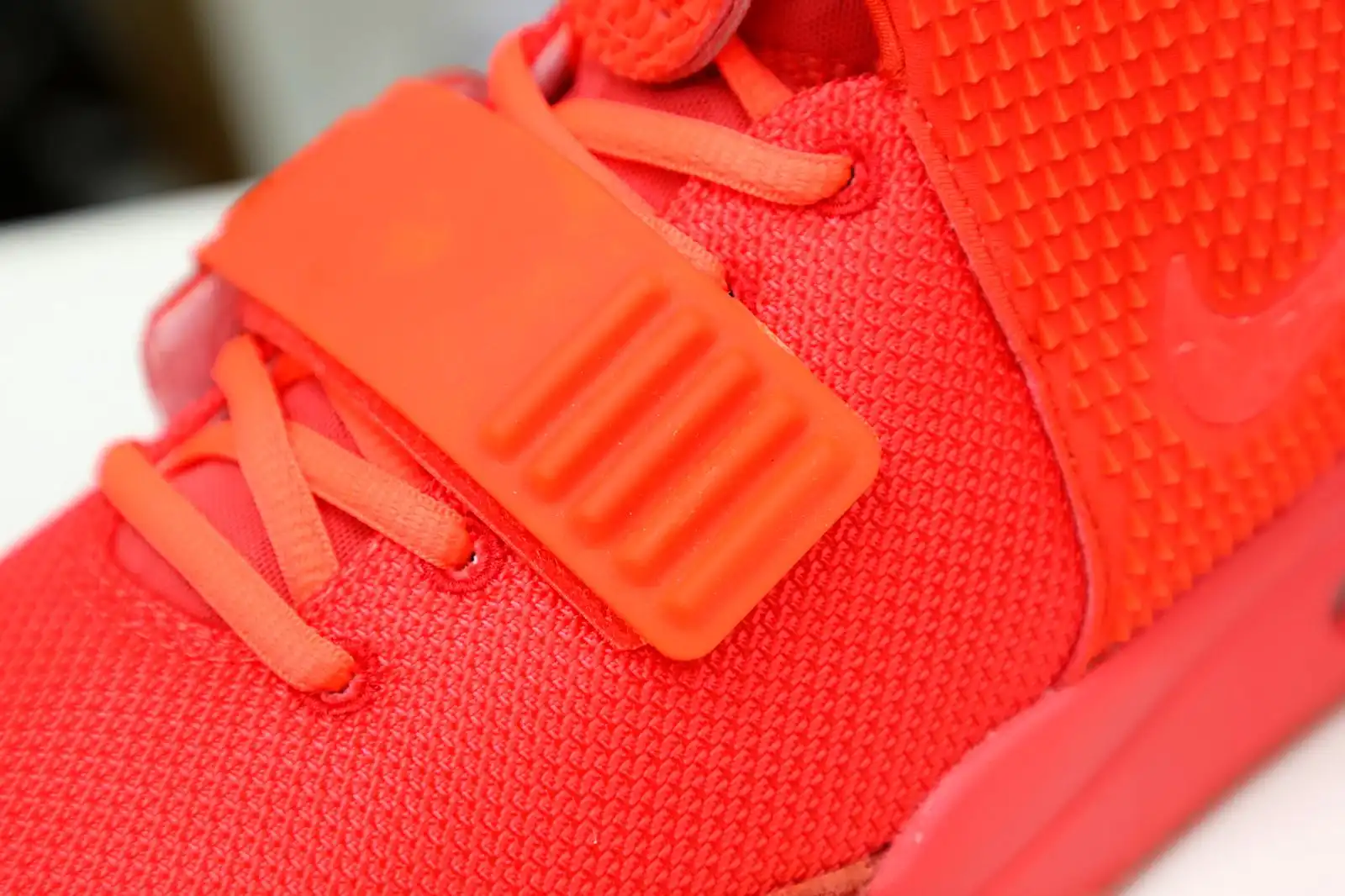 Kimikick Nike Air Yeezy 2 red october