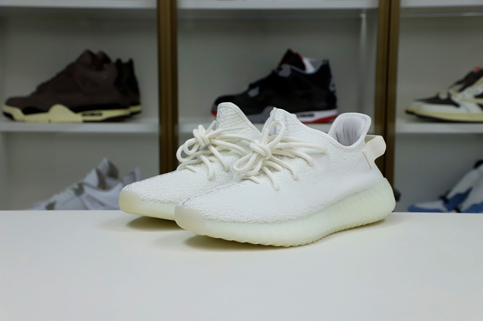 Kimi kick YEEZY BOOST 350 V2 'CREAM WHITE   TRIPLE WHITE'