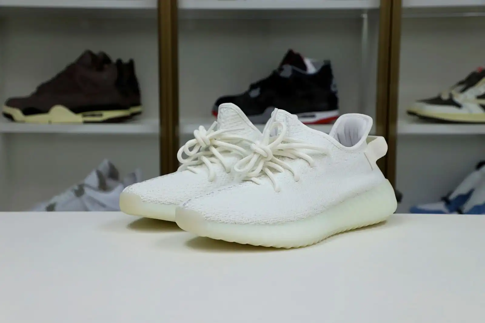 Kimikick YEEZY BOOST 350 V2 'CREAM WHITE   TRIPLE WHITE'