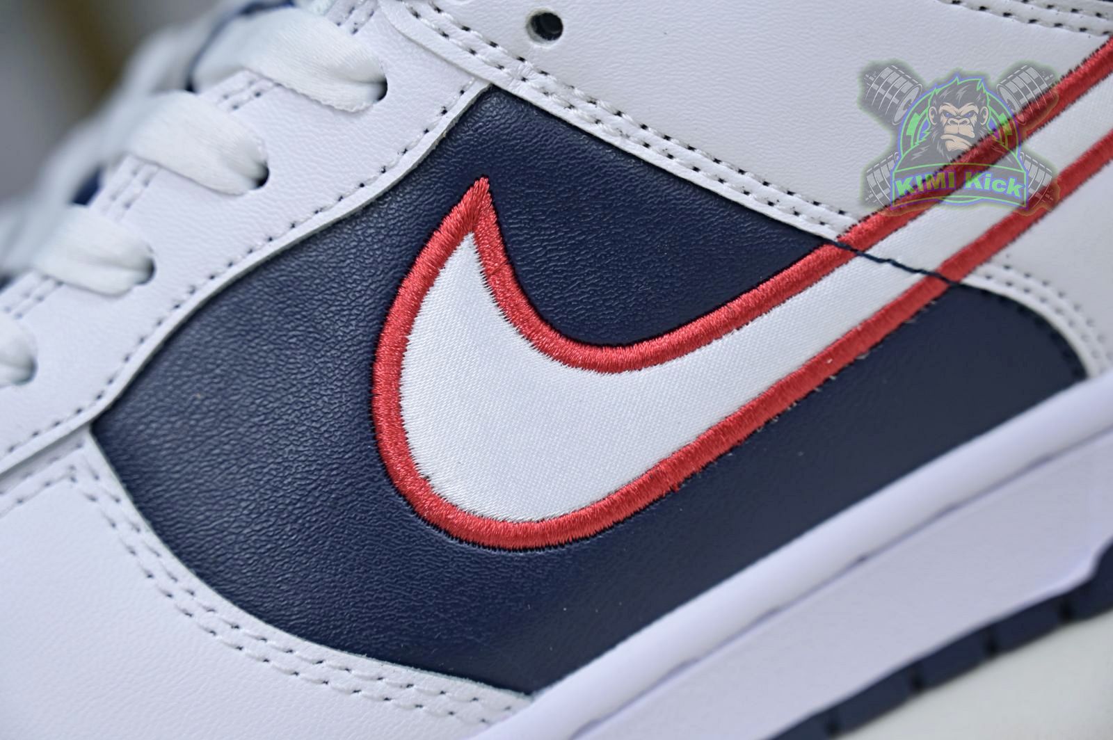 Kimi kick Nike Dunk Low 'Houston Comets Four-Peat'