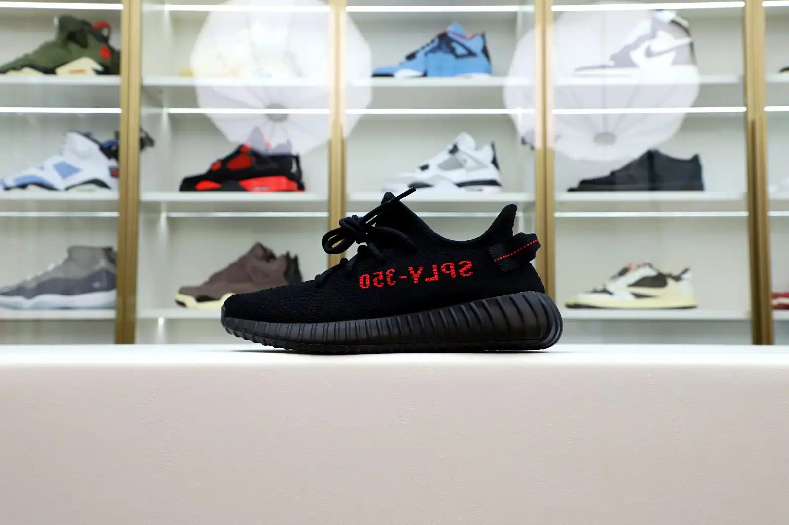 Kimikick YEEZY BOOST 350 V2 'BRED'