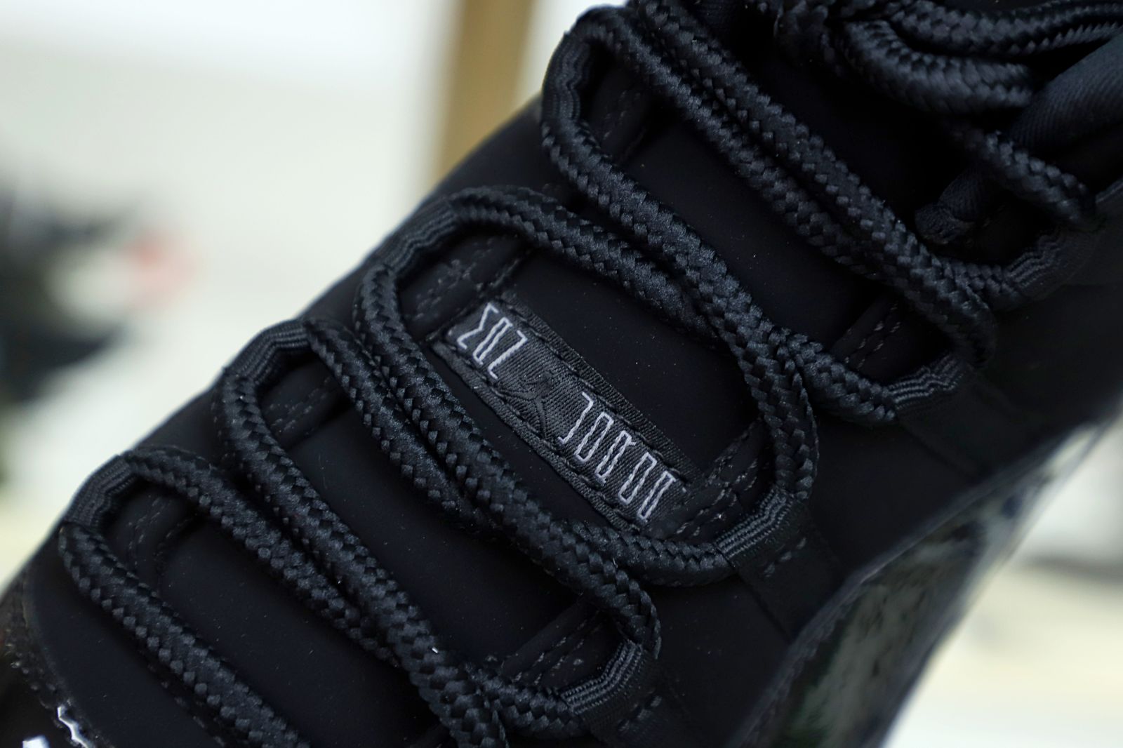 Kimi kick AIR JORDAN 11 RETRO 'CAP AND GOWN'