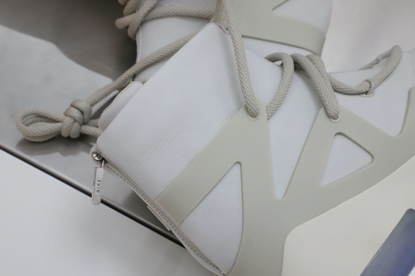 Kimi kick Nike Air Fear of God 1 fog