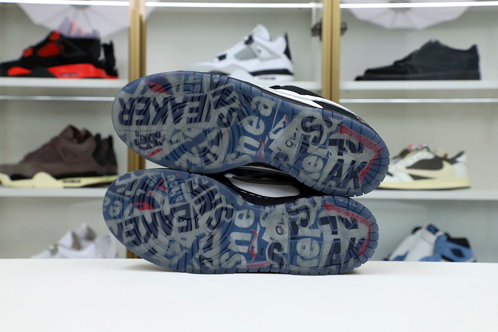 Kimi kick NIKE SB DUNK LOW STAPLE PANDA PIGEON (REGULAR BOX)