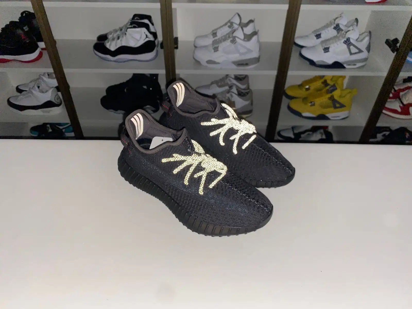 Kimikick YEEZY BOOST 350 V2 'BLACK NON-REFLECTIVE'