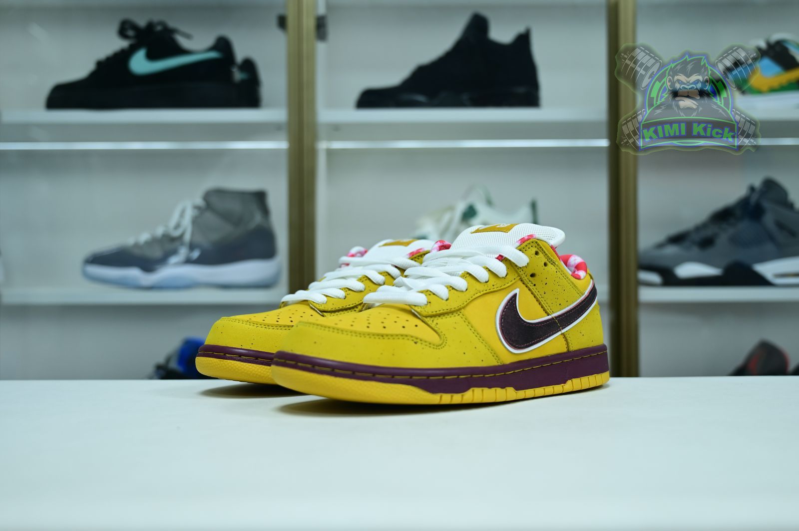 Kimi kick Nike Dunk SB Low YellowLobster