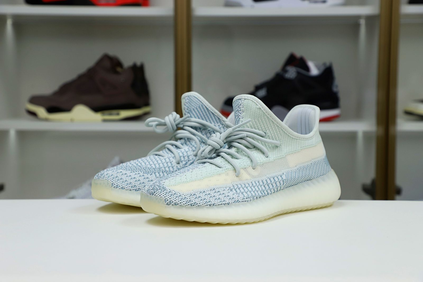 Kimi kick YEEZY BOOST 350 V2 'CLOUD WHITE NON-REFLECTIVE'