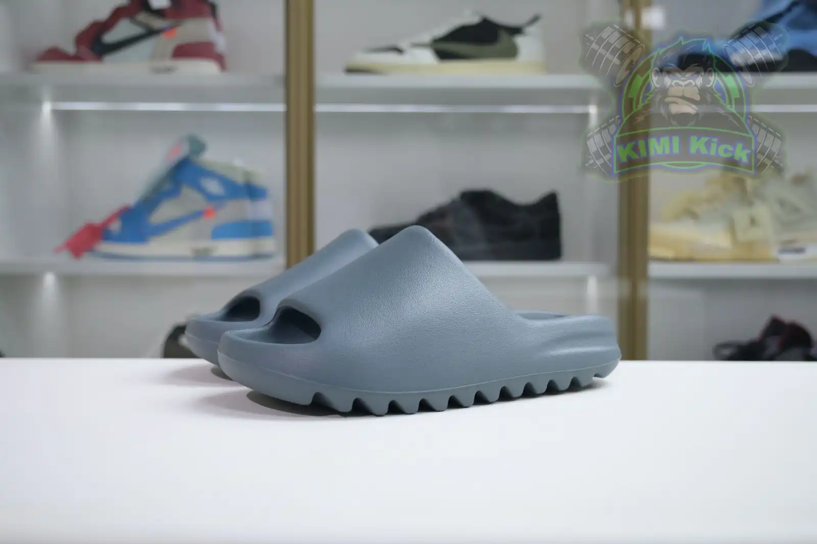 Kimikick adidas originals Yeezy Slide 