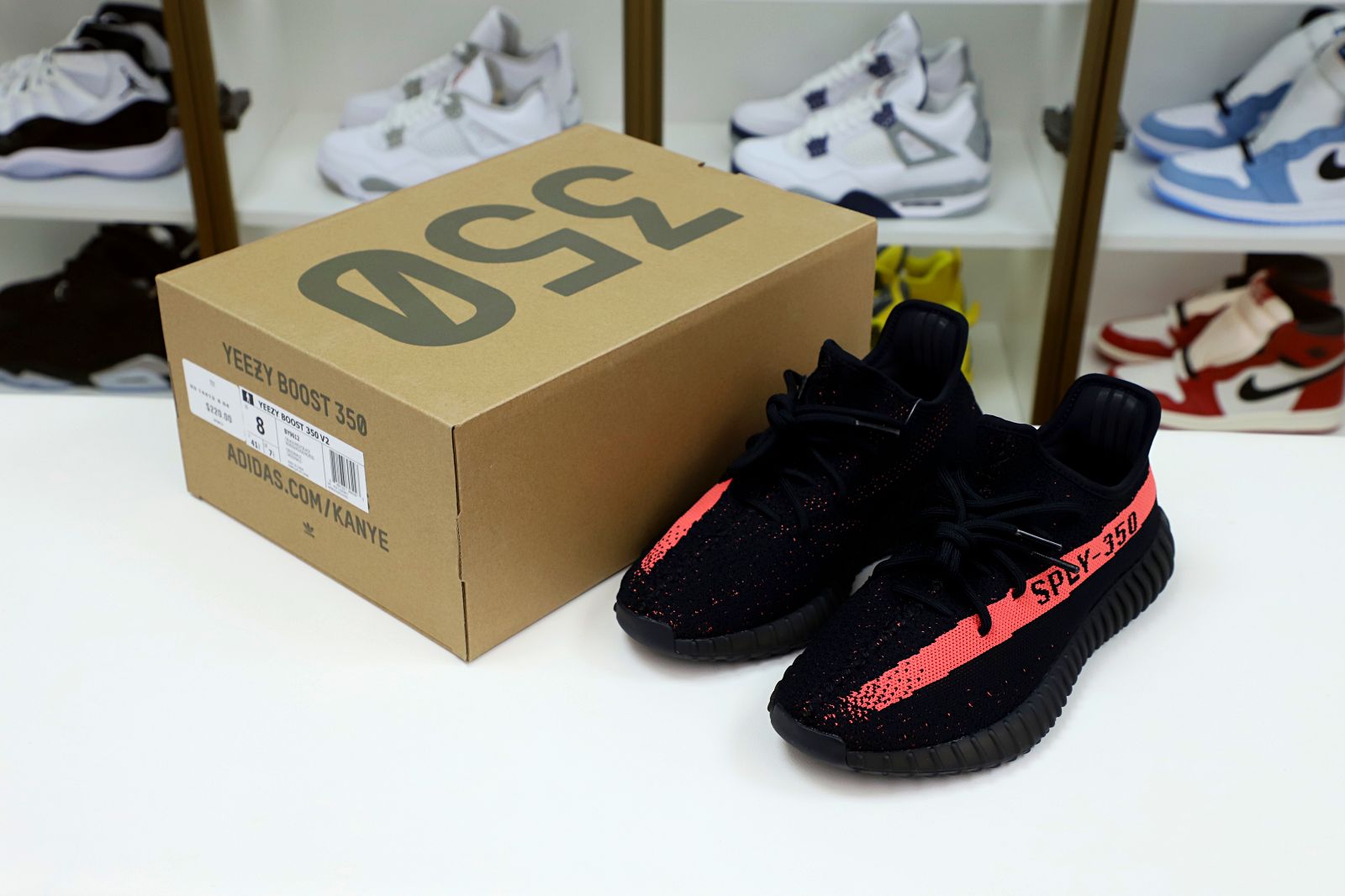 Kimi kick YEEZY BOOST 350 V2 'RED'