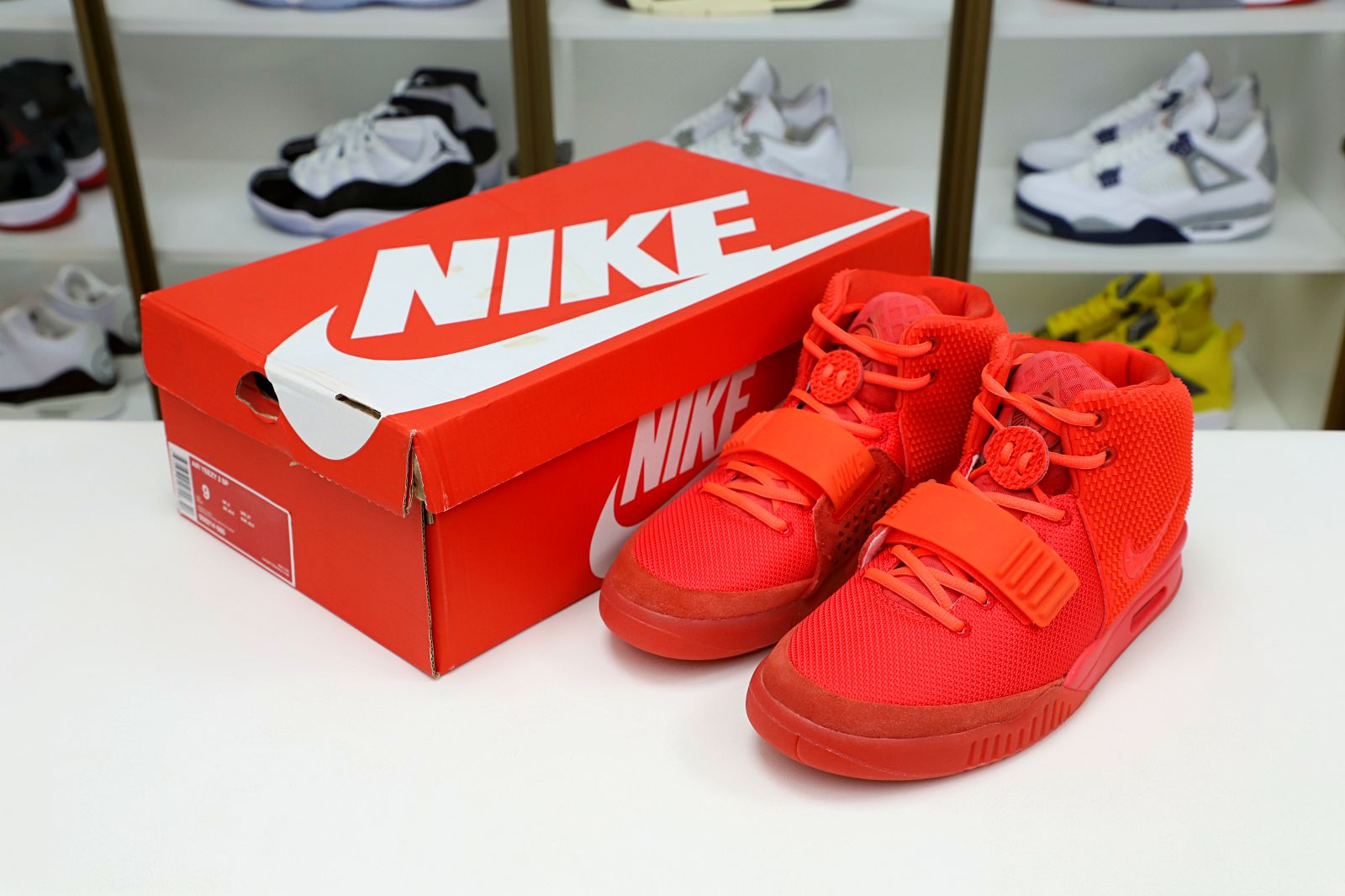 Kimi kick Nike Air Yeezy 2 red october