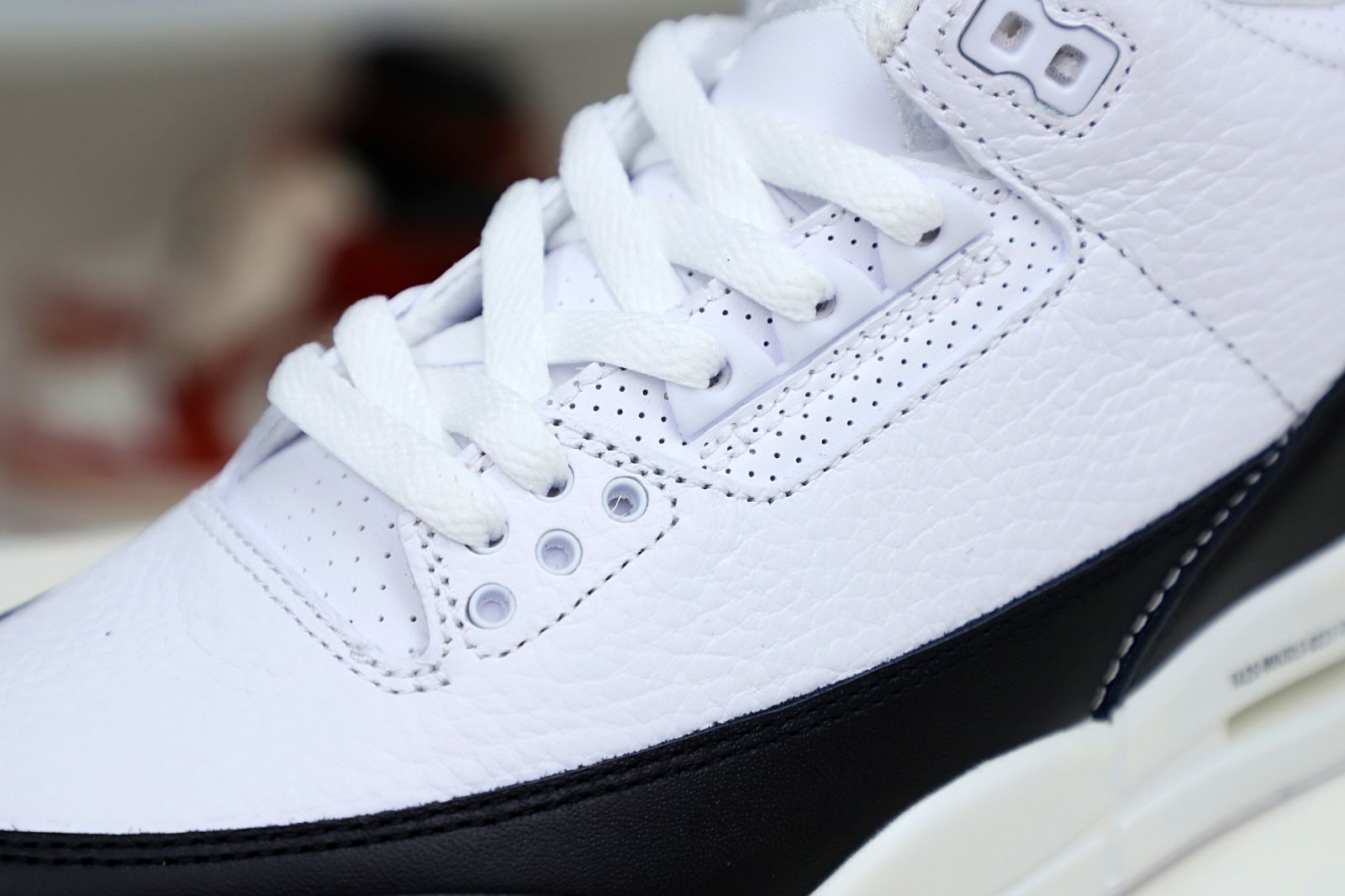 Kimi kick FRAGMENT DESIGN X AIR JORDAN 3 RETRO SP 'WHITE'