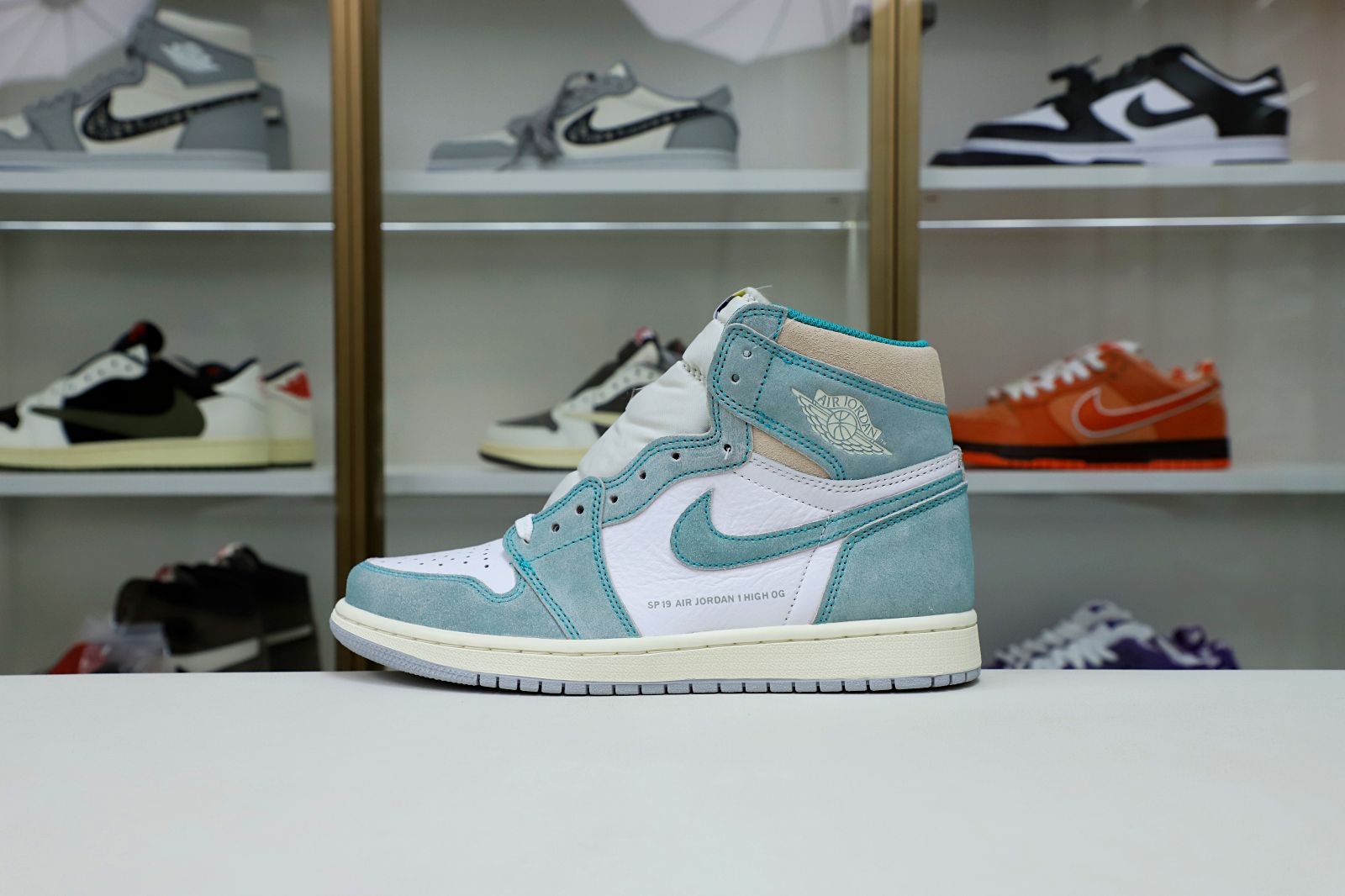 Kimi kick AIR JORDAN 1 RETRO HIGH OG 'TURBO GREEN'