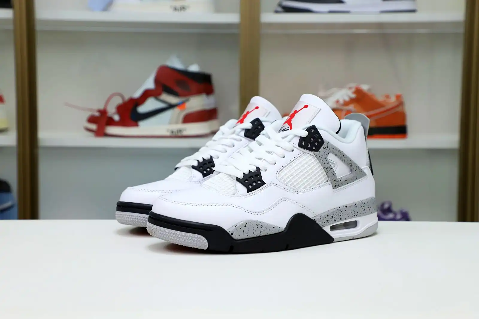 Rep Kimi kick Air Jordan 4 Retro White Cement