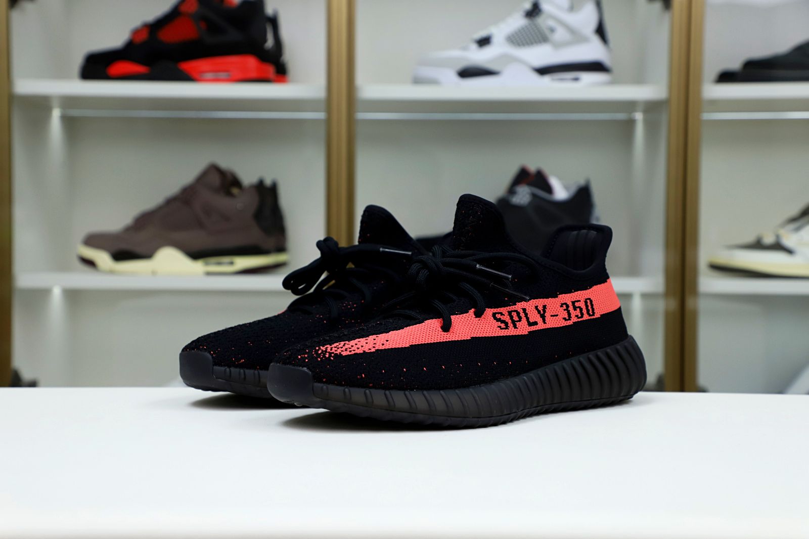 Kimi kick YEEZY BOOST 350 V2 'RED'