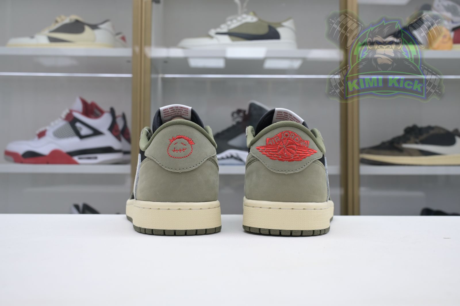 Kimi kick Travis Scott x Jordan Air Jordan 1 Low OG 7.0