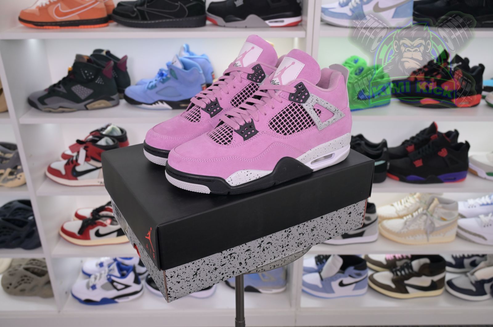 Kimi kick Jordan Air Jordan 4“Orchid”