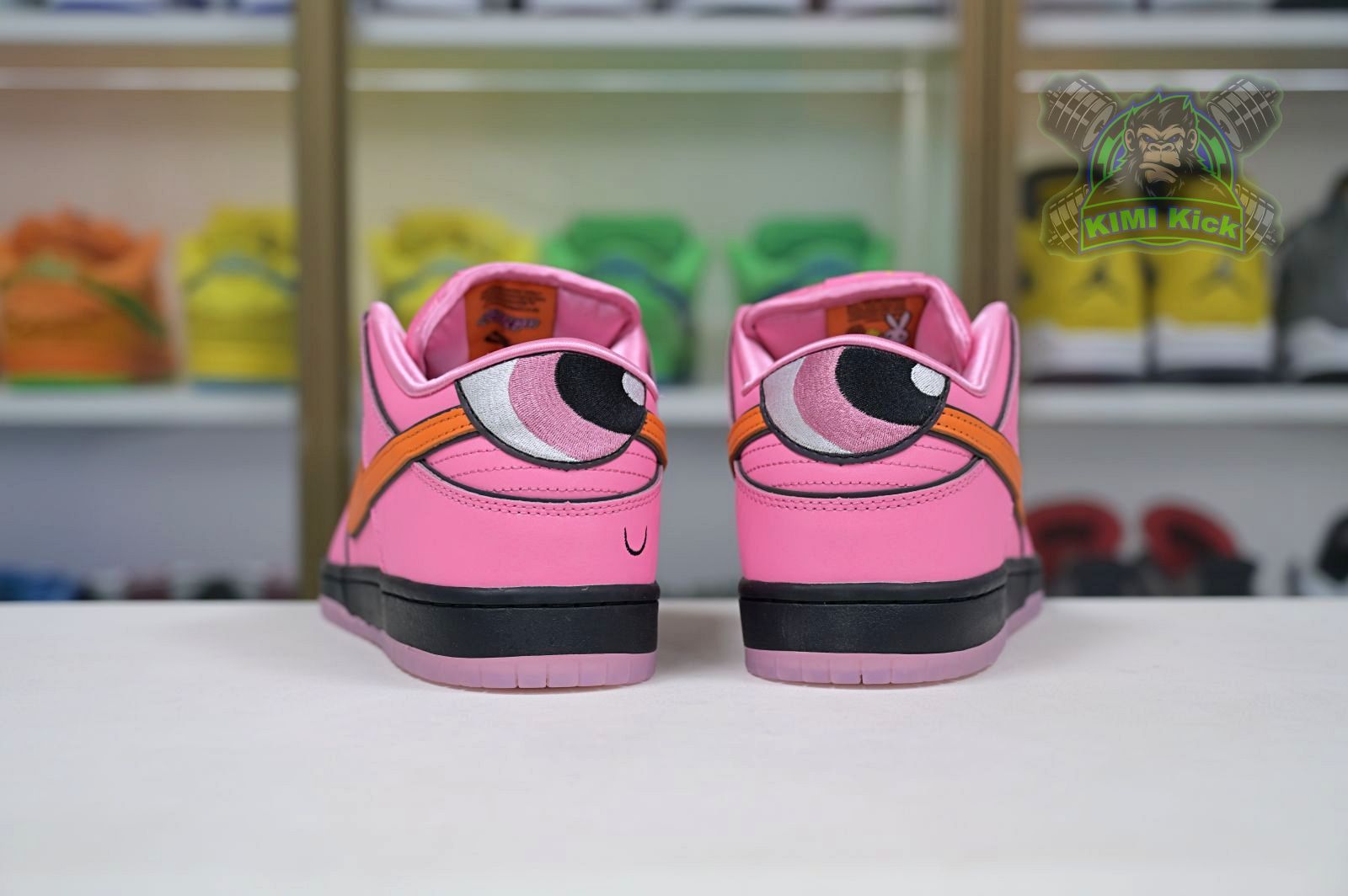 Kimi kick The Powerpuff Girls x Nike Dunk SB Low