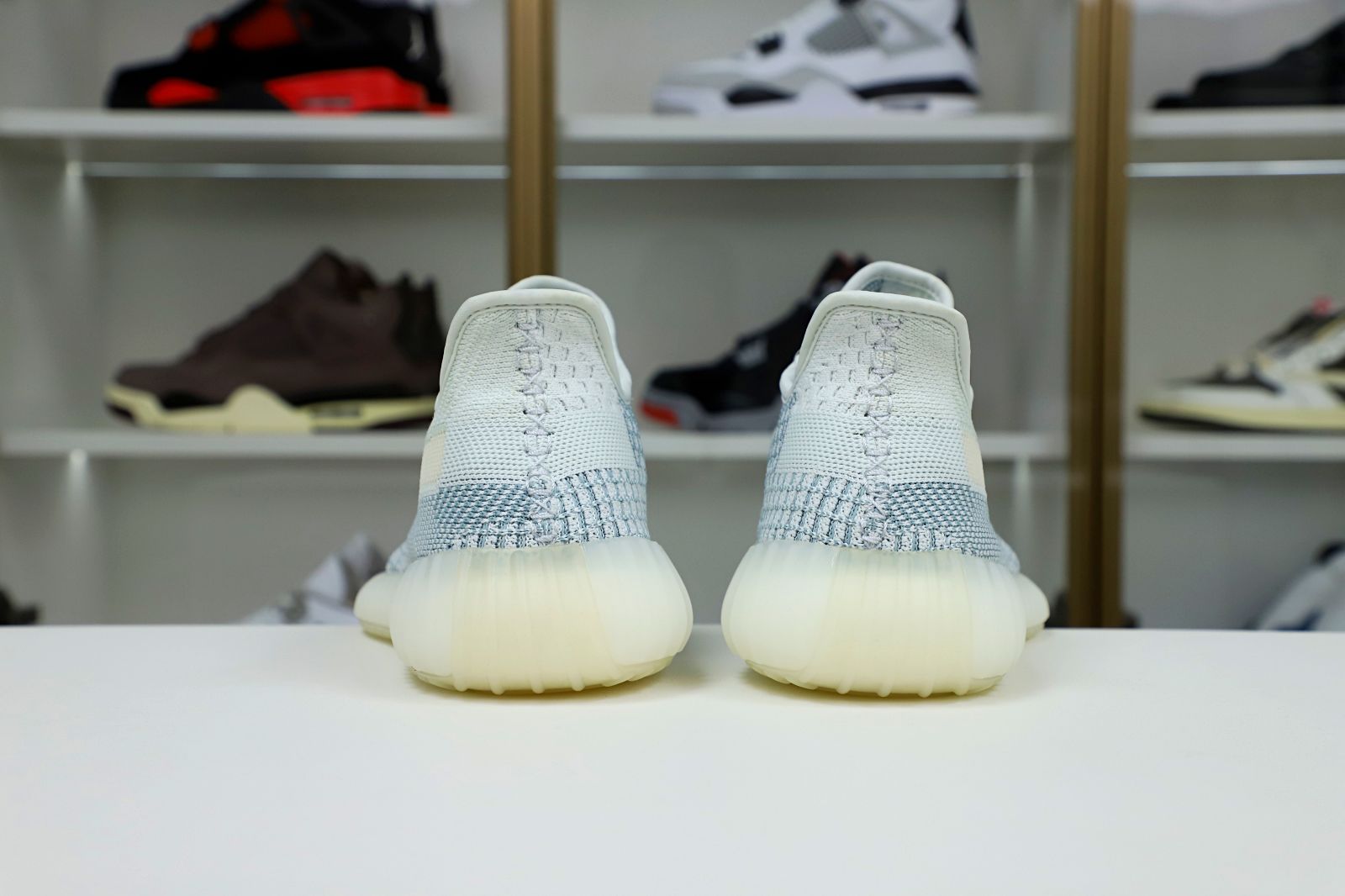 Kimi kick YEEZY BOOST 350 V2 'CLOUD WHITE NON-REFLECTIVE'