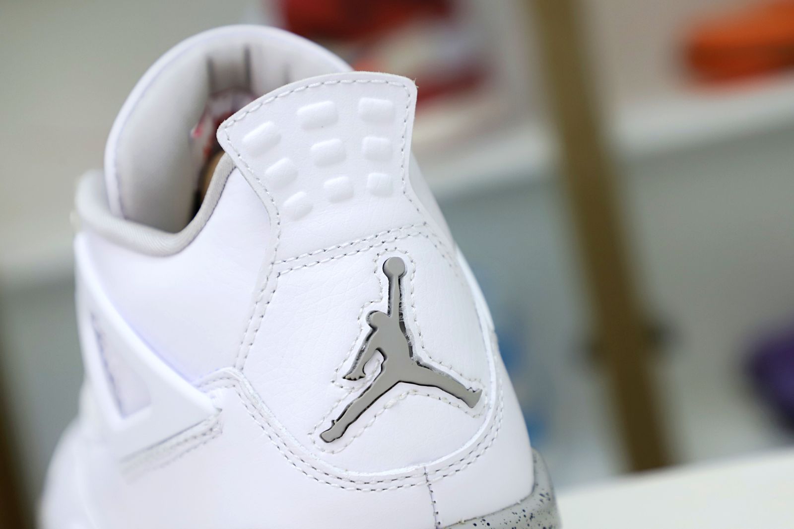 Kimi kick AIR JORDAN 4 RETRO 'WHITE OREO'