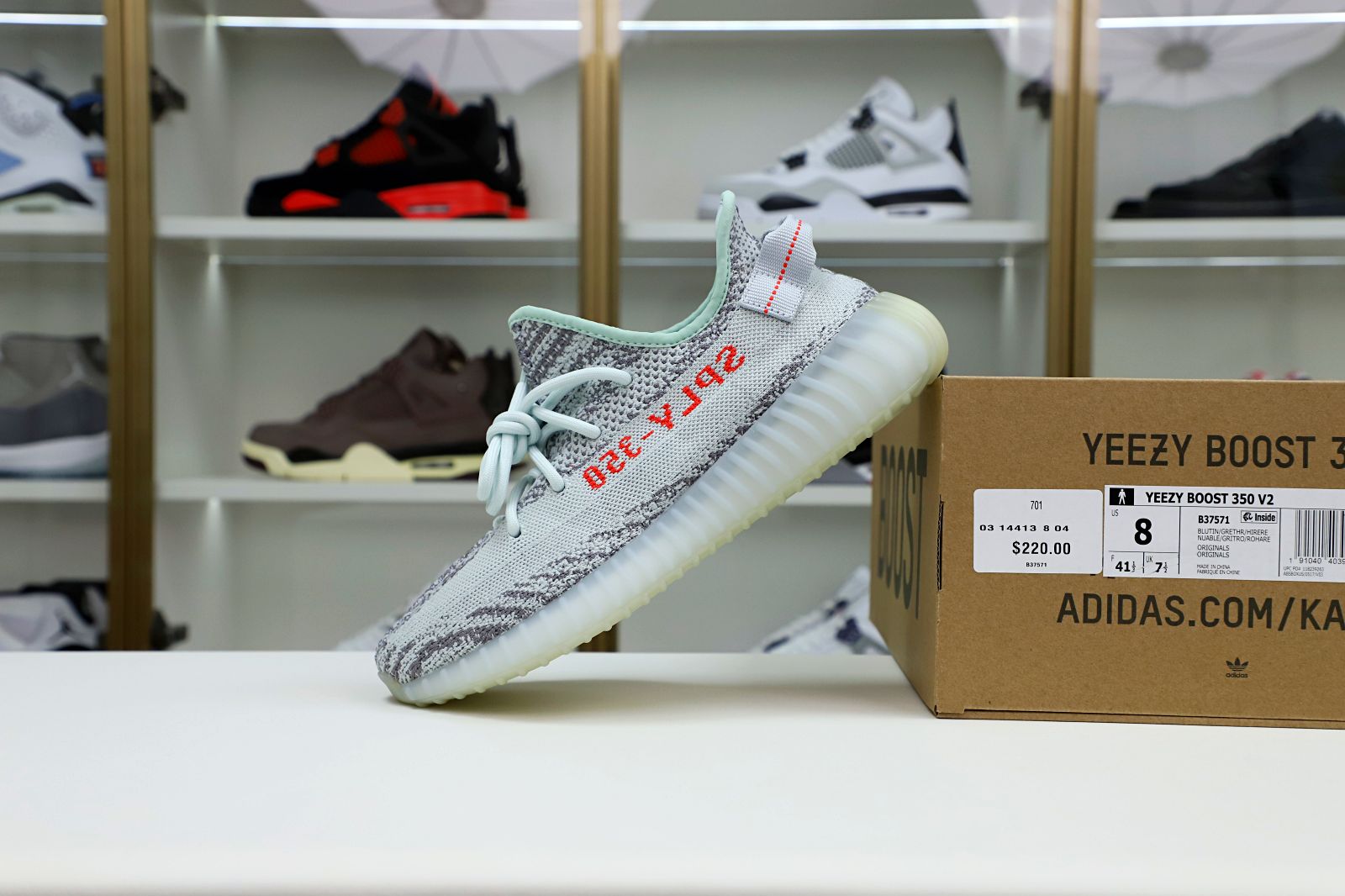 Kimi kick YEEZY BOOST 350 V2 'BLUE TINT'