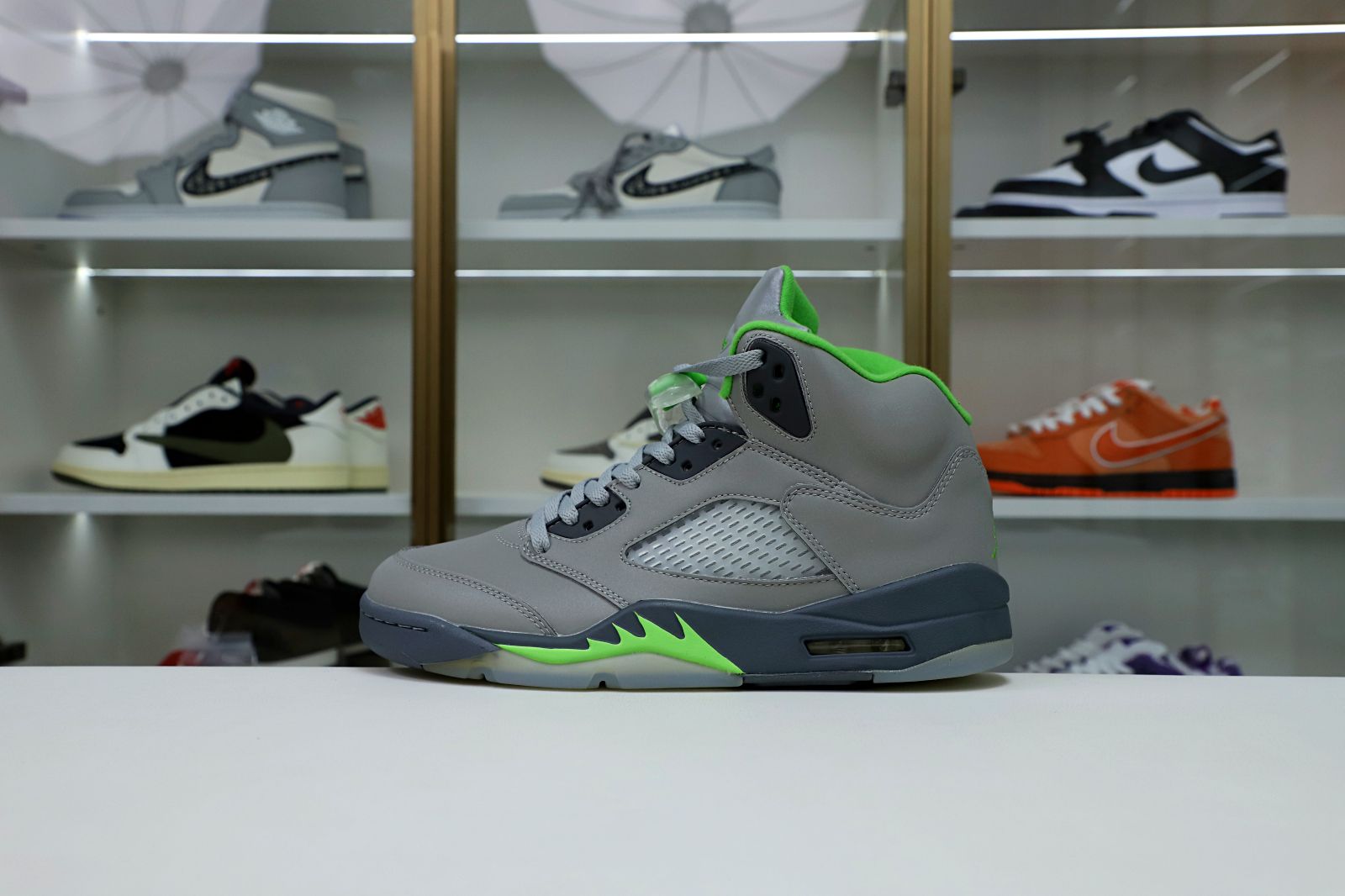 Kimi kick AIR JORDAN 5 RETRO 'GREEN BEAN' 2022