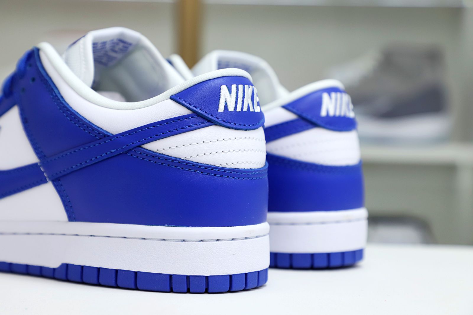 Kimi kick Nike Dunk Low  Kentucky