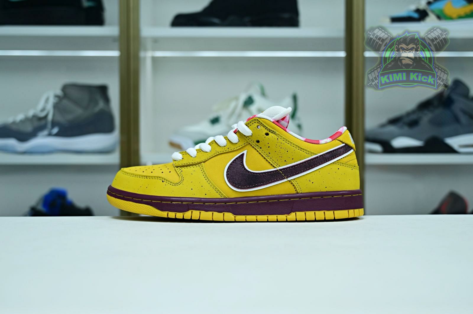 Kimi kick Nike Dunk SB Low YellowLobster